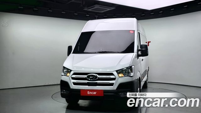 Hyundai Solati 15-seater standard - фото 2