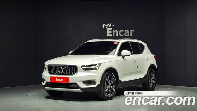 Volvo XC40 T4 Inscription - фото 0