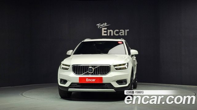 Volvo XC40 T4 Inscription - фото 2
