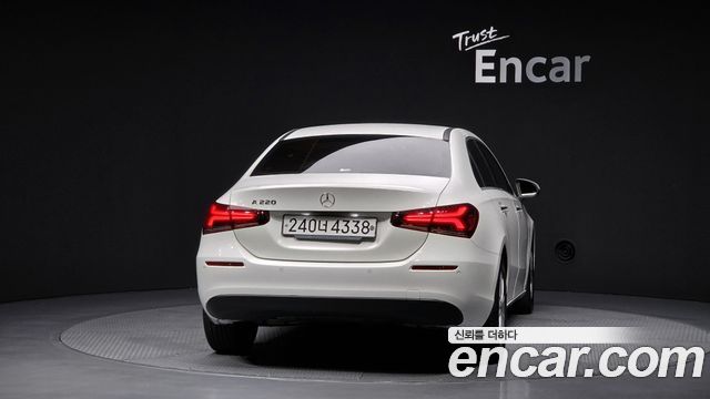 Mercedes-Benz A-Class W177 A220 Sedan - фото 3