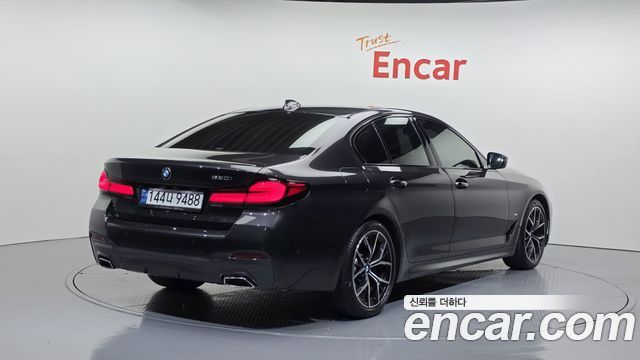 BMW 5-Series G30 530i M Sport Package - фото 1