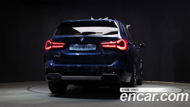 BMW iX3 M Sports - фото 3