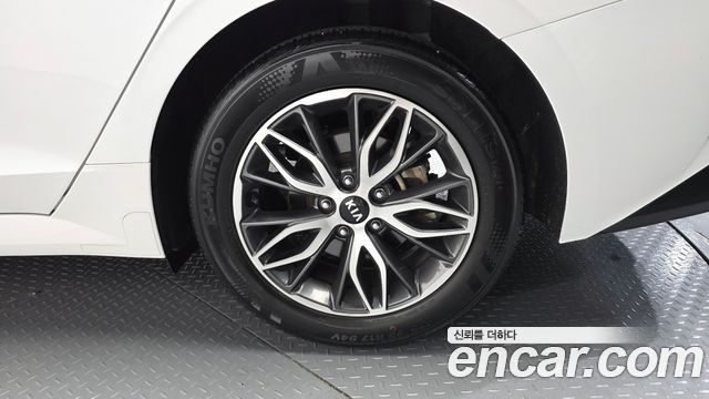 Kia K5 3-го поколения 2.0 LPI(Renter car) Trandy - фото 4