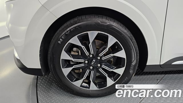 Kia Carnival 4-го поколения 7-Seater Signature - фото 4