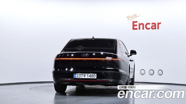 Hyundai Grandeur GN7, гибрид Calligraphy - фото 3