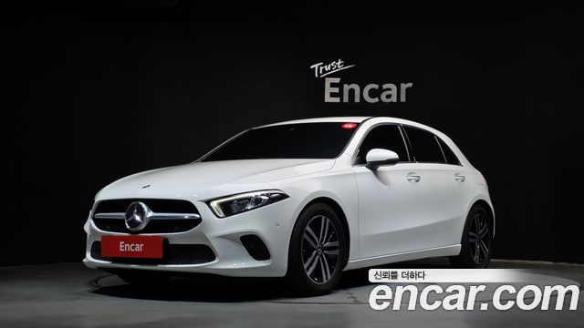Mercedes-Benz A-Class W177 A220 Hatchback - фото 0