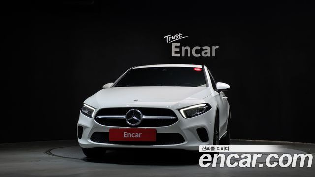 Mercedes-Benz A-Class W177 A220 Hatchback - фото 2