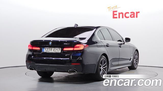 BMW 5-Series G30 520i M Sport - фото 1