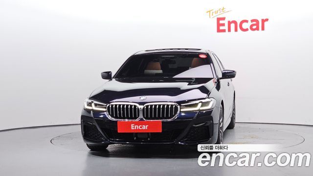 BMW 5-Series G30 520i M Sport - фото 2