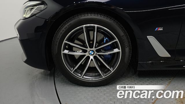 BMW 5-Series G30 520i M Sport - фото 4