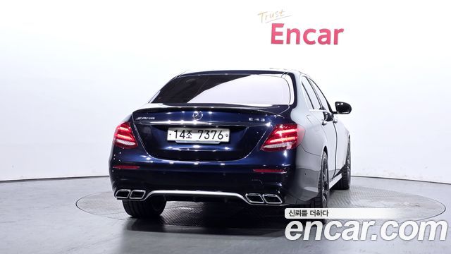 Mercedes-Benz E-Class W213 E300 AMG Line - фото 3