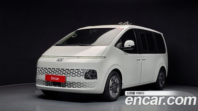 Hyundai Staria Tourer 9-Seater Modern - фото 0