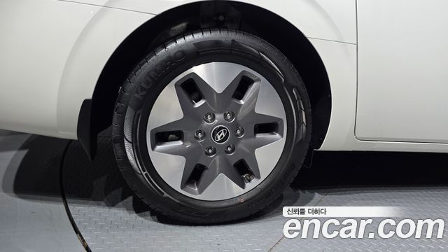 Hyundai Staria Tourer 9-Seater Modern - фото 4