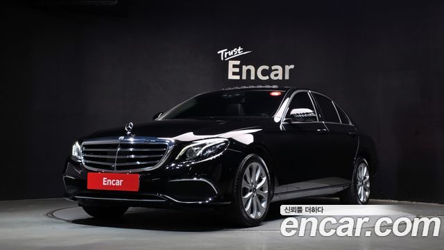 Mercedes-Benz E-Class W213 E300 4MATIC Exclusive - фото 0