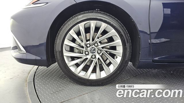 Lexus ES 7-го поколения Luxury Plus - фото 4