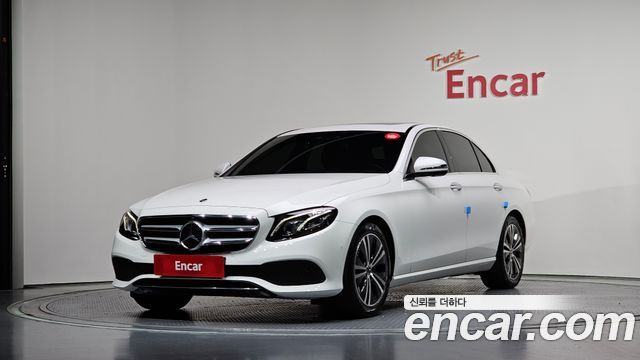 Mercedes-Benz E-Class W213 E300 Avantgarde - фото 0