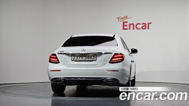 Mercedes-Benz E-Class W213 E300 Avantgarde - фото 3