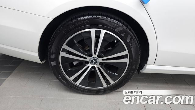 Mercedes-Benz E-Class W213 E300 Avantgarde - фото 4