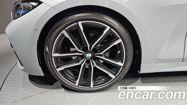 BMW 4-Series G22 420i M Sport Convertible - фото 4