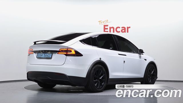 Tesla Model X AWD - фото 1