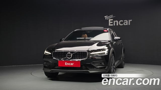 Volvo V60 2-го поколения B5 Ultimate AWD - фото 2
