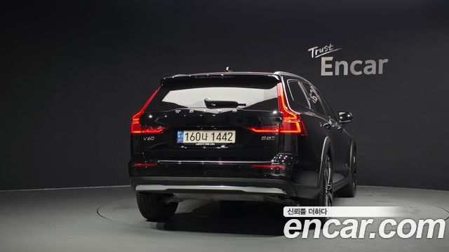 Volvo V60 2-го поколения B5 Ultimate AWD - фото 3