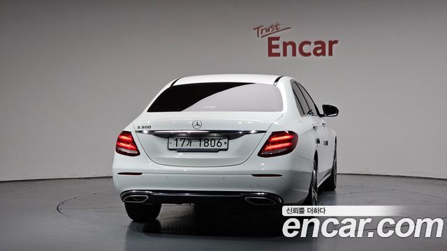 Mercedes-Benz E-Class W213 E300 Avantgarde - фото 3