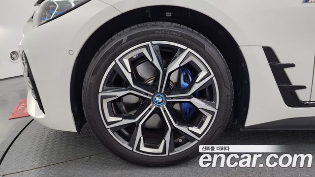 BMW i4 eDrive40 M Sports Pro - фото 4