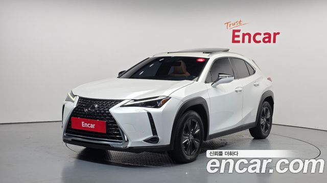 Lexus UX 2.0 2WD - фото 0
