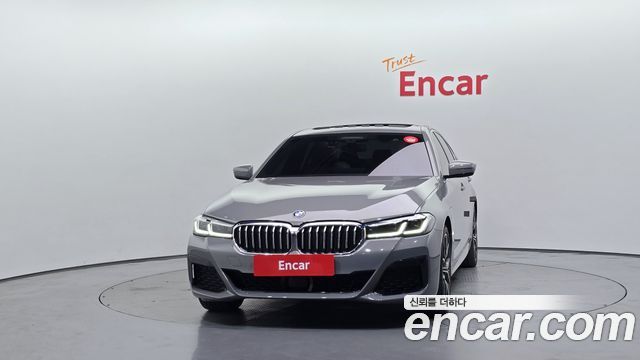 BMW 5-Series G30 530e M Sport - фото 2