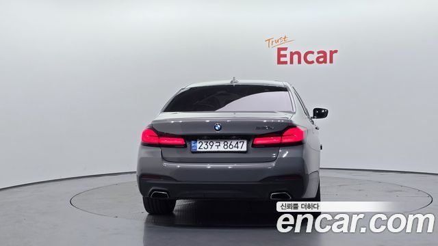 BMW 5-Series G30 530e M Sport - фото 3