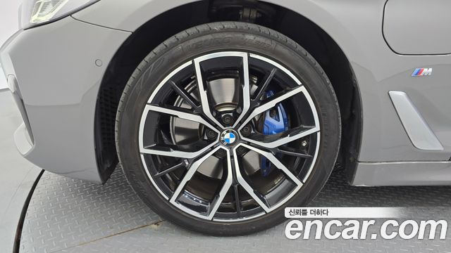 BMW 5-Series G30 530e M Sport - фото 4