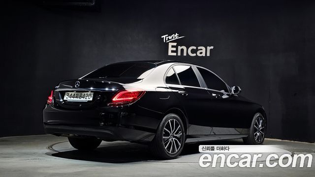 Mercedes-Benz C-Class W205 C200 - фото 1