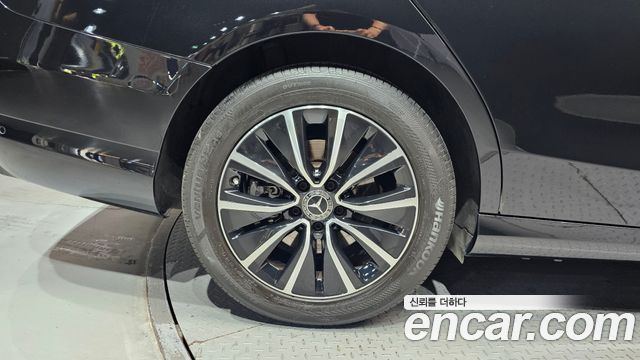 Mercedes-Benz C-Class W205 C200 - фото 4