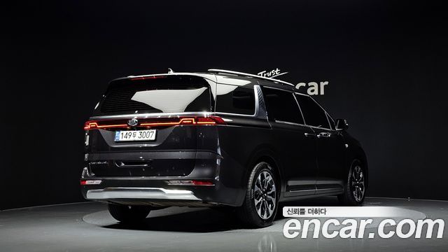 Kia Carnival 4-го поколения 9-Seater Signature - фото 1