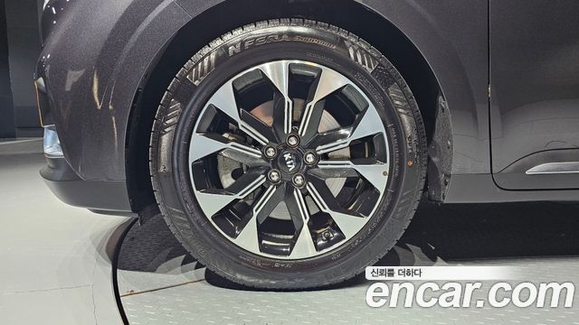 Kia Carnival 4-го поколения 9-Seater Signature - фото 4