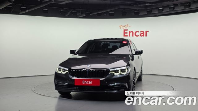 BMW 5-Series G30 520d Luxury Special Edition - фото 2