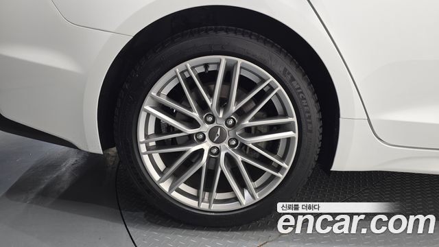 Genesis G70 2.0T Elite - фото 4
