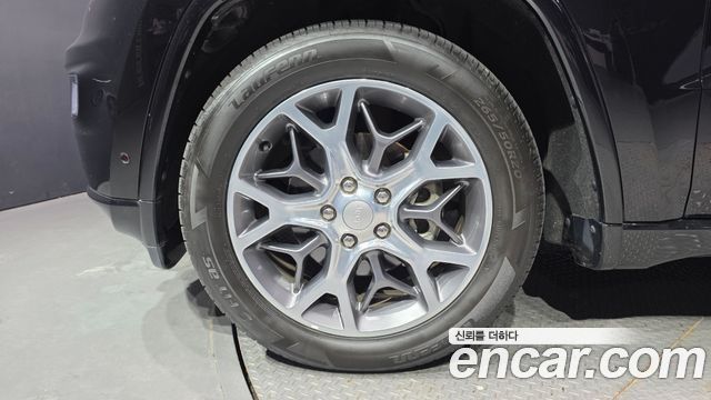 Jeep Cherokee 3.6 Overland WK2 - фото 3
