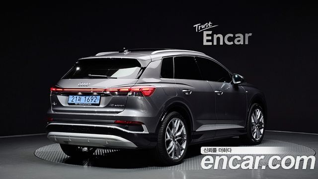Audi Q4 e-tron F4 45 Premium - фото 1