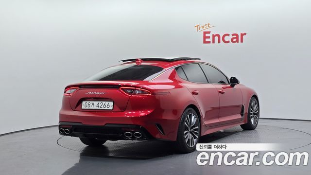 Kia Stinger 2.0 Turbo 2WD Dream Edition - фото 1