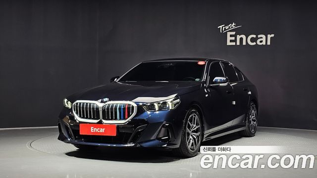 BMW 5-Series G60 520i M Sport - фото 0