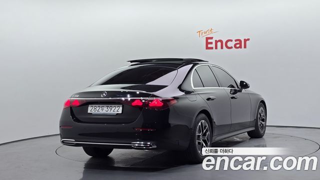 Mercedes-Benz E-Class W214 E200 Avantgarde - фото 1