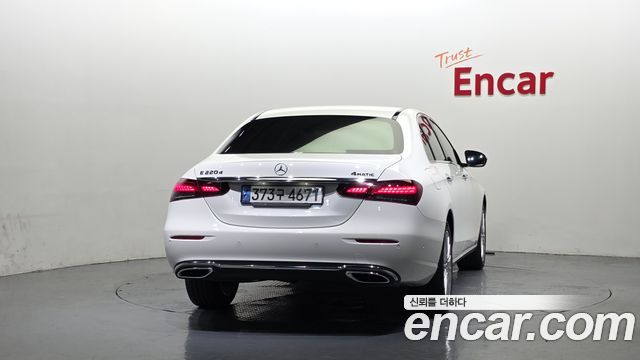 Mercedes-Benz E-Class W213 E220d 4MATIC Exclusive - фото 3