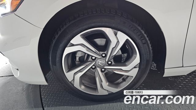 Honda Accord 10-го поколения 1.5 Turbo - фото 4