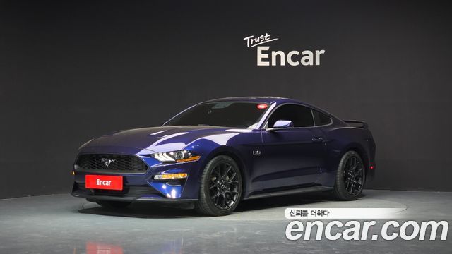 Ford Mustang Coupe - фото 0