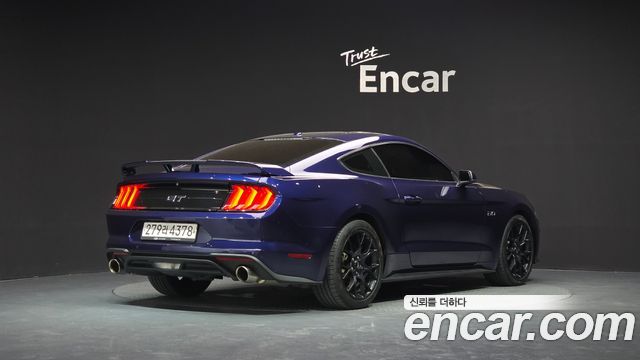 Ford Mustang Coupe - фото 1