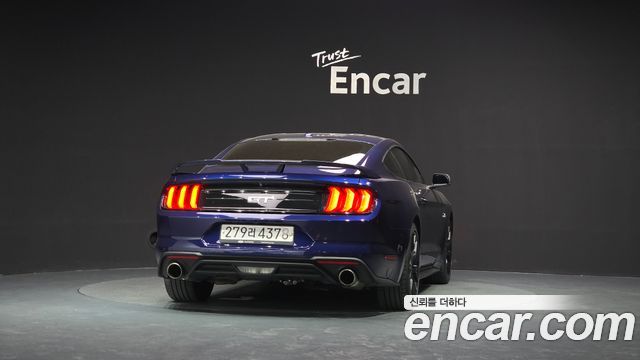 Ford Mustang Coupe - фото 3