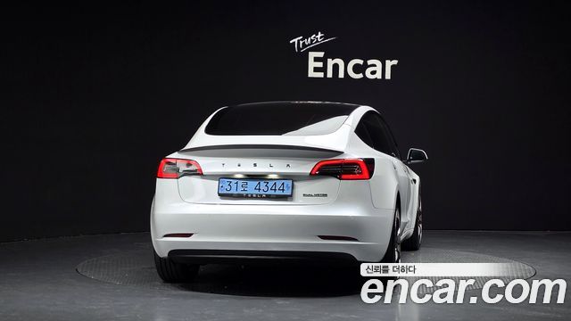 Tesla Model 3 Long Range AWD - фото 3