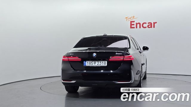 BMW 5-Series G60 530i xDrive - фото 3